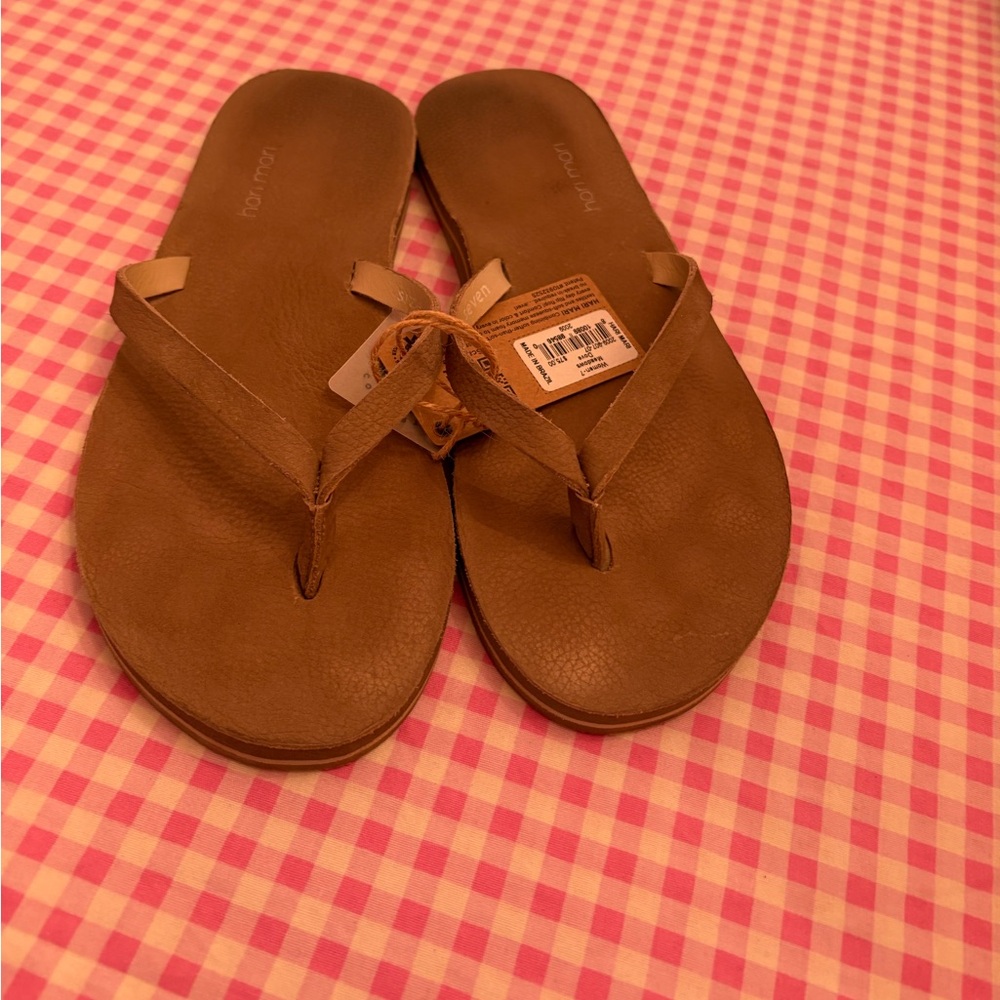 Hari Mari Women's Meadows Dove Sz 7 Leather Flip Flops Sandals